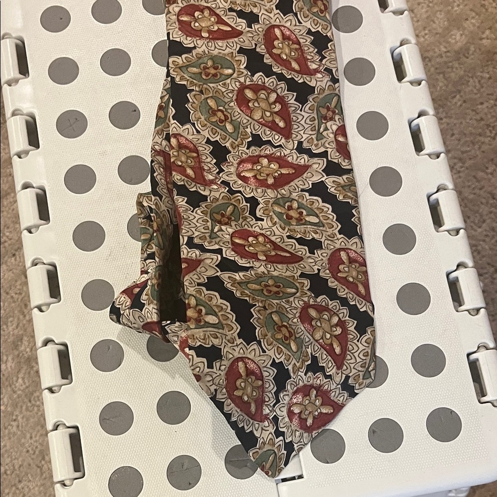 Oscar de la Renta tie vtg Vintage Paisley Necktie